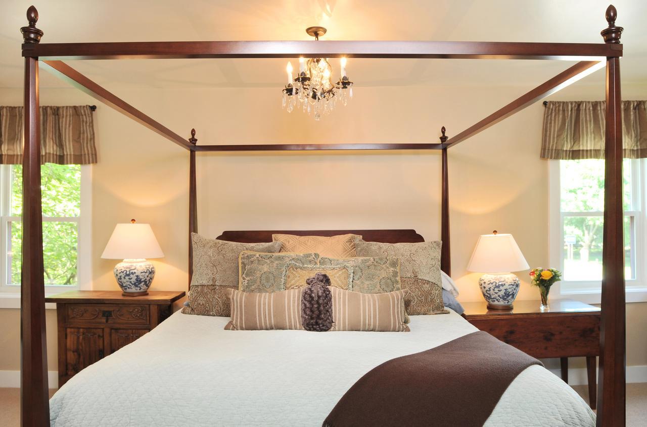 1795 Acorn Inn Bed And Breakfast Кенъндейгуа Екстериор снимка